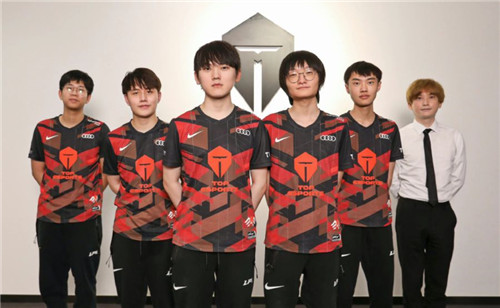 于地域与文 于地域与文